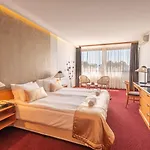 Hotel Club 4*