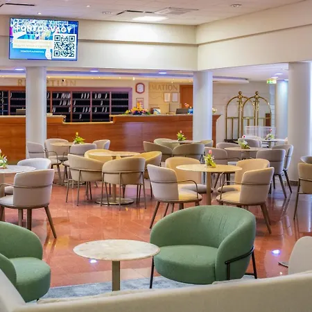 Club Hotel