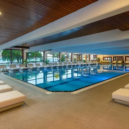 Club Hotel