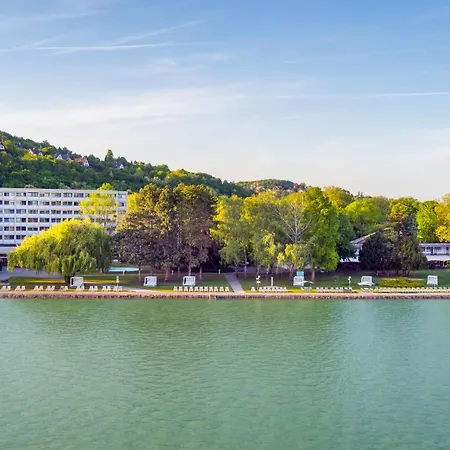 Club Hotel