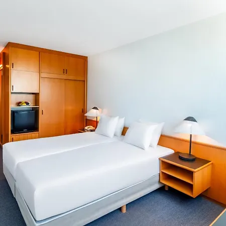 Club Hotel