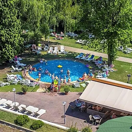 Отель Club Тихань