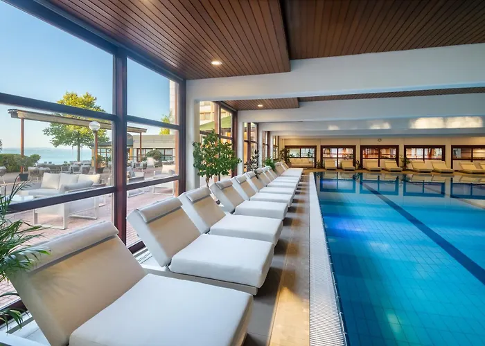 Club Hotel 4*