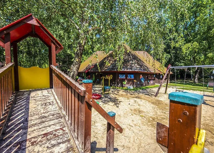 Club Ξενοδοχείο 4*