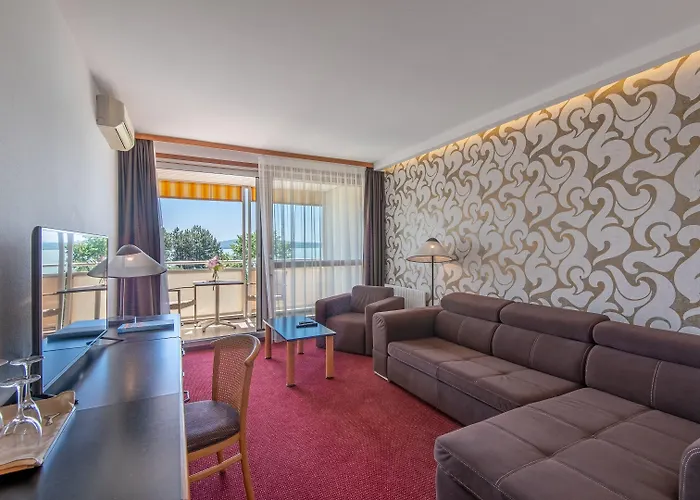 Club 4*